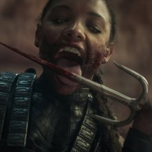 Mortal Kombat: Sisi Stringer in una scena del film