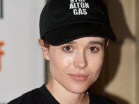 Elliot Page per la prima volta a torso nudo dopo l'operazione (FOTO)