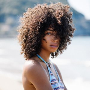 Maledetta primavera: Manon Bresch in una scena