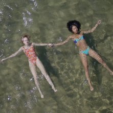 Maledetta primavera: Manon Bresch ed Emma Fasano in una sequenza