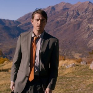 Valley of the Gods: Josh Hartnett in una scena