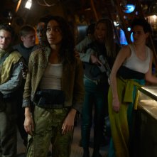 Intergalactic: una foto di gruppo del cast della serie