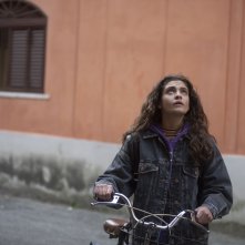 Anni da cane: Aurora Giovinazzo in una scena