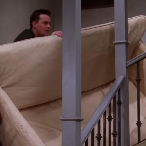 Friends, un'immagine dalla scena del divano