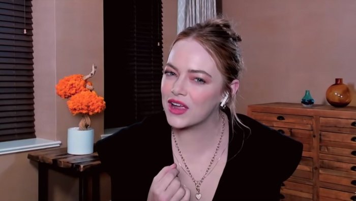 Emma Stone recita il famoso monologo di Steve Martin in Un biglietto in due (VIDEO)