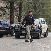 Quelli che mi vogliono morto: Jon Bernthal durante una scena del film
