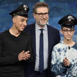 Fabio Fazio con Ramy e Adam, due ragazzi che hanno sventato una tragedia sull'autobus dirottato a Crema nel 2019