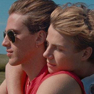 Estate '85: Benjamin Voisin e Félix Lefebvre durante una scena