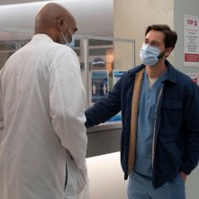 New Amsterdam 3: Ryan Eggold in una immagine della serie