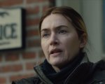 Omicidio a Easttown: Kate Winslet ha impedito al regista di ritoccare la sua pancia nelle scene di sesso