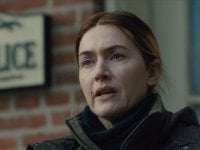 Omicidio a Easttown: Kate Winslet ha impedito al regista di ritoccare la sua pancia nelle scene di sesso