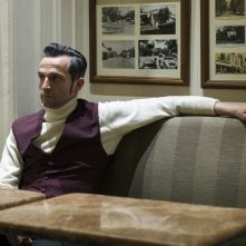 The Waiter: Aris Servetalis in una scena del film