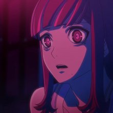 Akudama Drive: la truffatrice in una scena