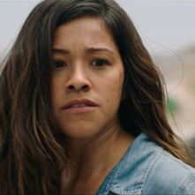 Awake: Gina Rodriguez in un primo piano