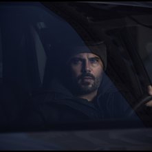 Security: Marco D'Amore durante una scena