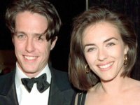 Elizabeth Hurley parla della sua grande amicizia con l'ex Hugh Grant: 'Siamo ancora legati'