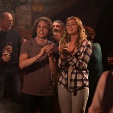 Quello che non so di te: Jedidiah Goodacre, Rose Reid in una scena del film