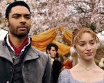 Bridgerton, Phoebe Dynevor e Regé-Jean Page ricordano la scena del 'Io brucio per te'
