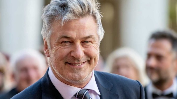 Alec Baldwin parla della malattia di cui soffre da 20 anni: "È come un maleficio"