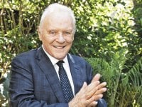 Anthony Hopkins e la cucina italiana: eccolo ai fornelli a Roma (VIDEO)