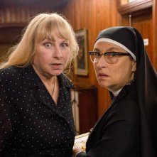 La brava moglie: Noémie Lvovsky, Yolande Moreau in una scena del film