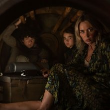 A Quiet Place 2: Emily Blunt, Noah Jupe, Millicent Simmonds in una scena del film