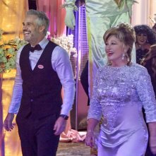 La casa de las flores - Il film: Juan Pablo Media e Angelica Maria in una scena del film