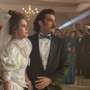 La casa de las flores - Il film: Tessa Ia con Javier Jattin in una scena del film