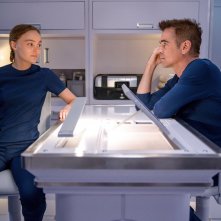 Voyagers: Colin Farrell e Lily-Rose Depp  in una scena del film