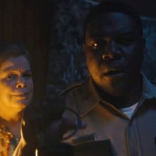 A cena con il lupo - Werewolves Within: Sam Richardson in una sequenza