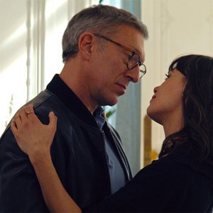 La felicità degli altri: Vincent Cassel, Bérénice Bejo in una scena del film