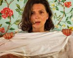 La brava moglie, la recensione: diventare brave donne con Juliette Binoche