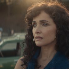 Physical: una scena con Rose Byrne