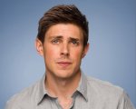 E alla fine arriva mamma: Chris Lowell nel cast dello spinoff con Hilary Duff