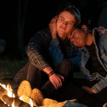 Love, Victor 2: George Sear e Michael Cimino in una scena della seconda stagione