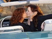 Thelma &amp; Louise, il bacio di Susan Sarandon e Geena Davis 30 anni dopo (FOTO)