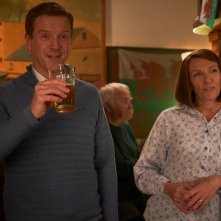 Dream Horse: Damian Lewis e Toni Collette in una scena del film