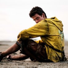 La terra dei figli: Leon de La Vallée durante una scena del film