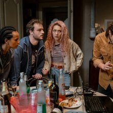 State a casa: Martina Sammarco, Lorenzo Frediani, Giordana Faggiano, Dario Aita in una scena del film