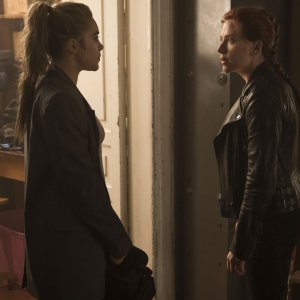 Black Widow: Scarlett Johansson insieme a Florence Pugh in una scena