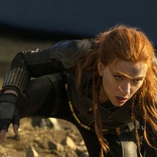 Black Widow: Scarlett Johansson in una scena d'azione