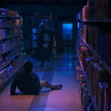 Fear Street Parte 1: 1994,  Benjamin Flores Jr. in una scena del film