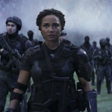 La guerra di domani: Jasmine Mathews in una scena