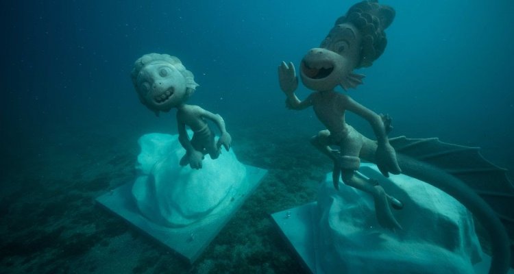 Luca: a Monterosso due statue subacquee ispirate ai protagonisti del film Pixar - Vimarsana News