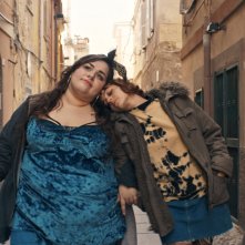 Mi chiedo quando ti mancherò: Claudia Marsicano con Beatrice Grannò in una scena del film