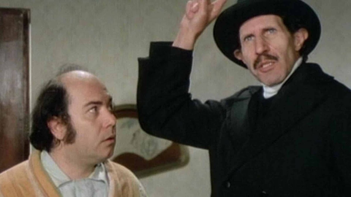 L'esorciccio: Ciccio Ingrassia e la frecciata a Franco Franchi nel film