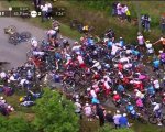 Tour de France 2021 come Fantozzi: la caduta dei ciclisti è tragicomica (VIDEO)