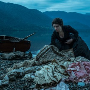 I Luminari - Il destino nelle stelle: una scena della serie
