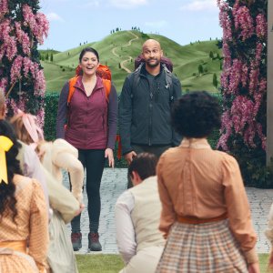 Schmigadoon! - Cecily Strong e Keegan-Michael Key in una scena
