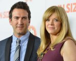 City on Fire: Josh Schwartz e Stephanie Savage, creatori di Gossip Girl, realizzeranno la nuova serie Apple